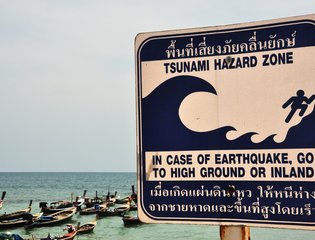 Tsunami hazard sign