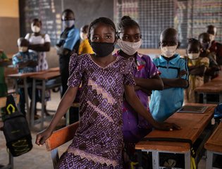 Helping children get back to school in conflict-torn Burkina Faso