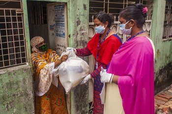 Women assisting with the COVID-19 response in Bangladesh